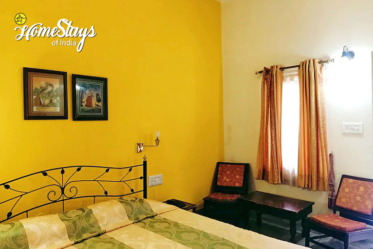 Bedroom-3.3-Regal Rendevous Homestay-Jaipur