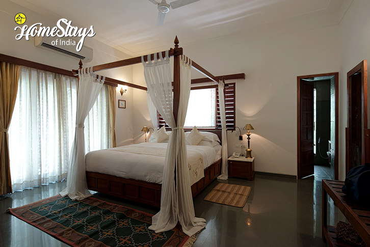 Bedroom-Superior-room-Oasis of Green Homestay-Ahmedabad