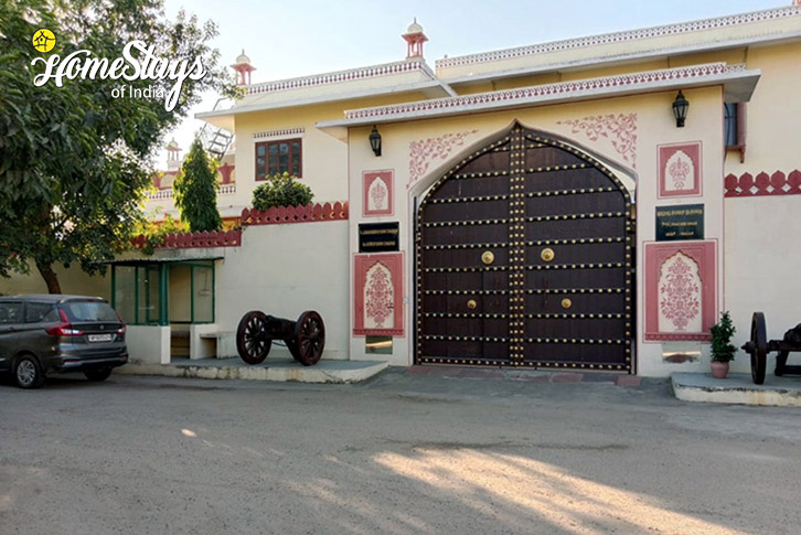 Entrance-Regal Rendevous Homestay-Jaipur