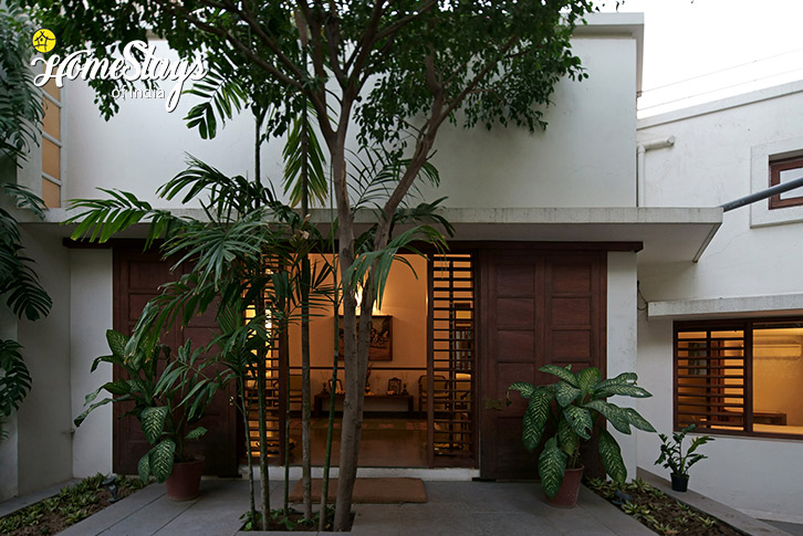 Exterior-2-Oasis of Green Homestay-Ahmedabad