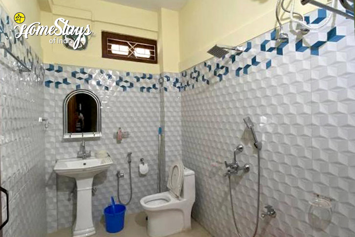 Bathroom-2-Mashimi Living Homestay - Mawai