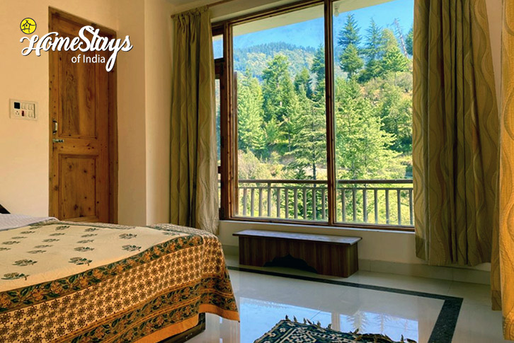 Bedroom-1-Pet Paradise Homestay, Naggar-Manali