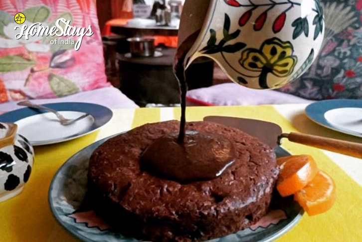 Cake-Pet Paradise Homestay, Naggar-Manali