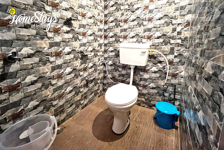 Bathroom-2-Epitome of Peace Homestay-Rishikesh