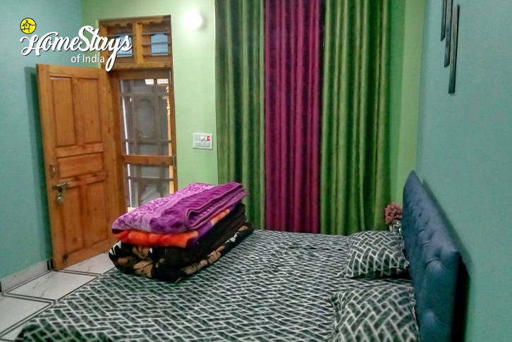 Bedroom-1-Trekkers Abode Homestay-Mori, Uttarkashi