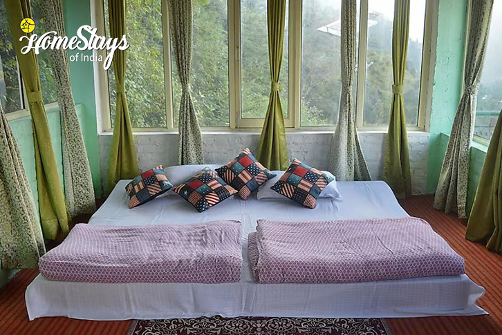 Bedroom-1.2-Mountain Melody Homestay-Ramgarh