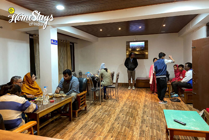 Dinning-Area-Mountain Paradise Homestay-Pelling
