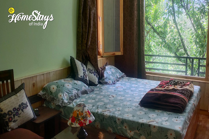Bedroom-1.2-Dreams & Streams Homestay, Dobhi-Kullu