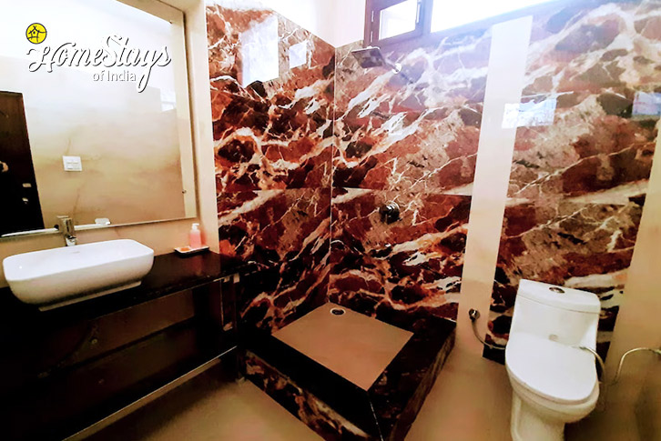 Bathroom-1-Peace & Patriotism Villa-Amritsar