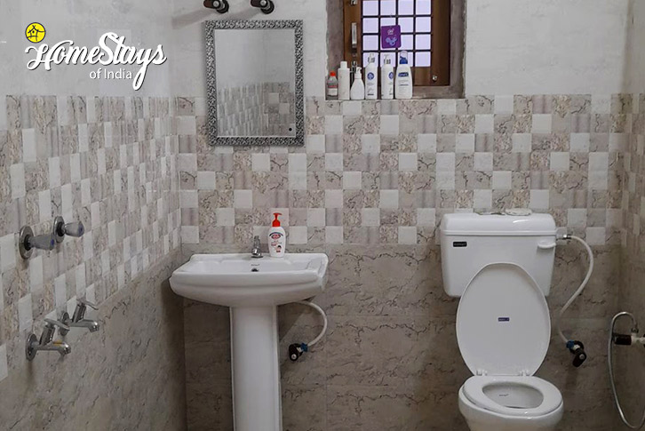 Bathroom--Peaceful Living Homestay-Johrat