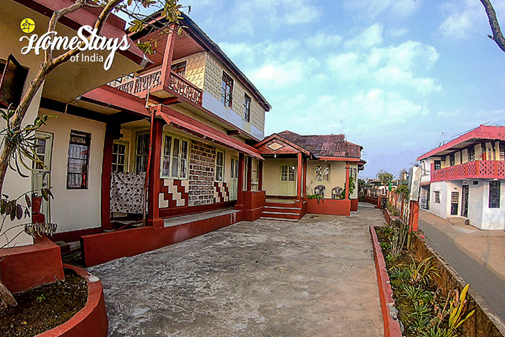 Varanda-3-Khliehshnong-Homestay_Cherrapunji-