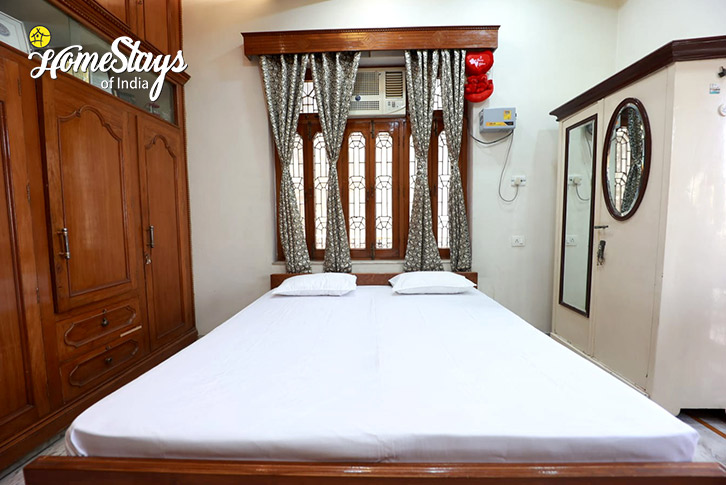 Bedroom-1-Banarasi Homestay-Varanasi