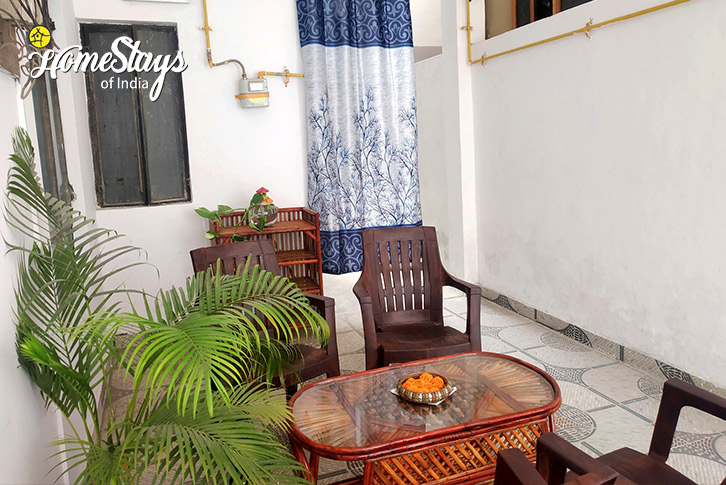 Sitting-2-Essence of Warmth Homestay-Lucknow