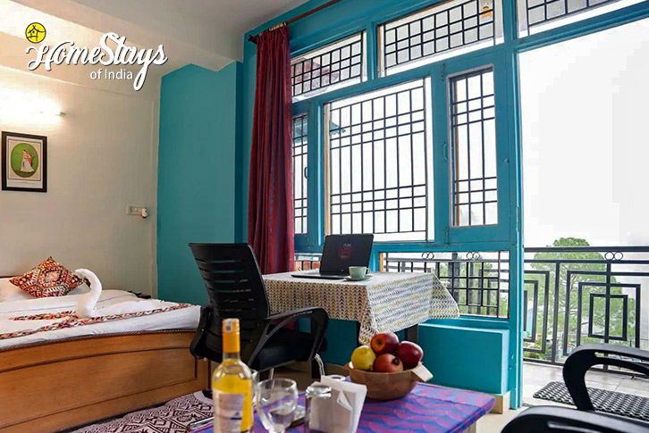 Working-Colour's Medley Homestay-Mcleodganj