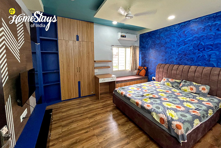 Bedroom-1.1-The Lake Escape Homestay-Bhopal