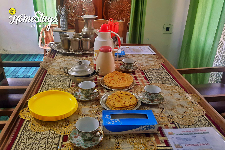 Dinning-1-Truly Local Homestay-Srinagar