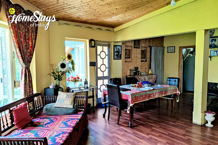 Living-Area-2-The Timeless Beauty Homestay-Srinagar