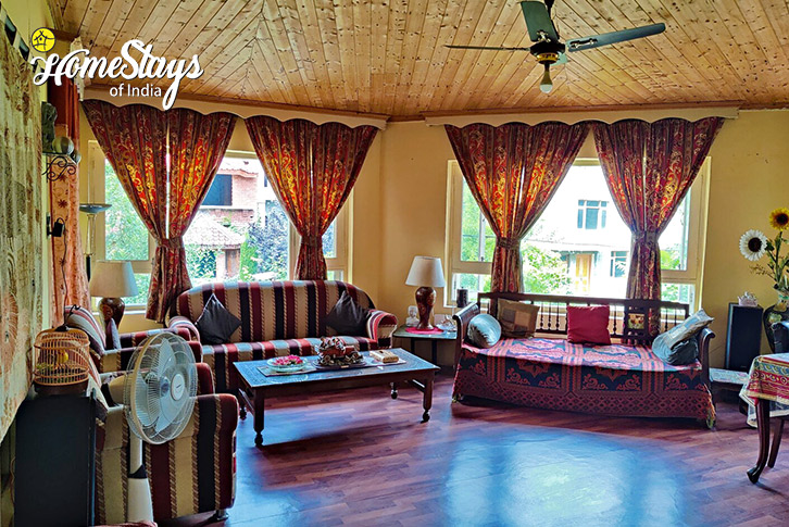 Living-Area-The Timeless Beauty Homestay-Srinagar