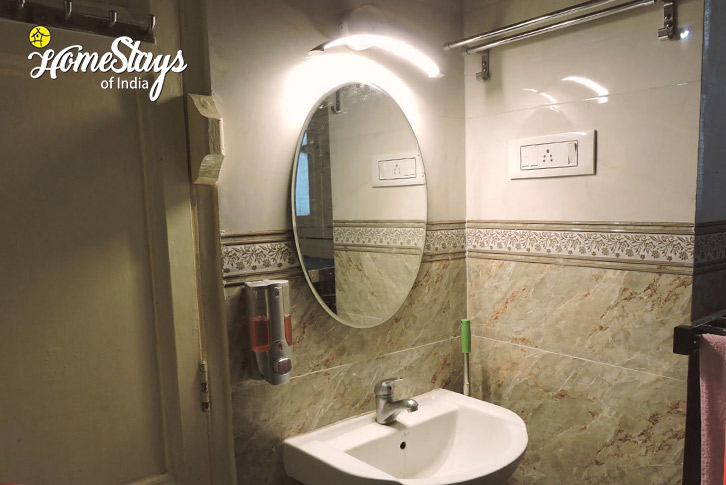 Bathroom-Tilottama Heritage Homestay-Kolkata