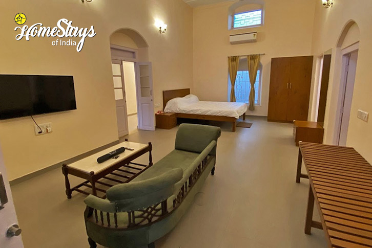 Bedroom-6-The Great Escape Heritage Homestay-Panchgani