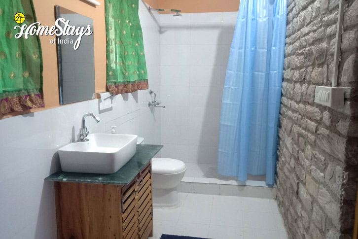 Bathroom-1-Cloud Walk Homestay-Ghatti