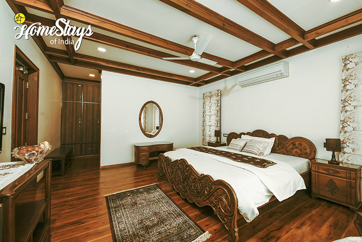 Bedroom-1.2-Kashmiri Charm Homestay-Srinagar