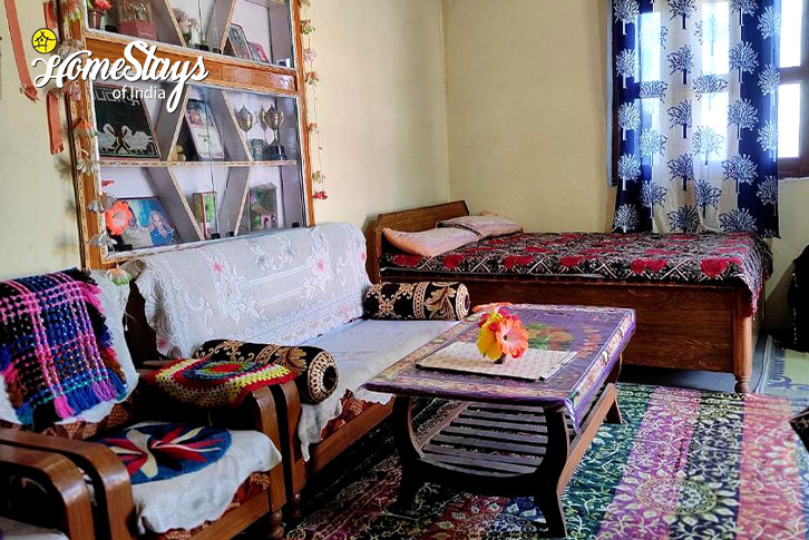 Living-2-Heaven's Door Community Homestay-Kandara