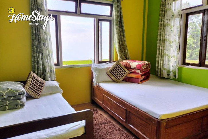 Bedroom-1-Green Glory Homestay-Tinchuley-Homestays-of-india