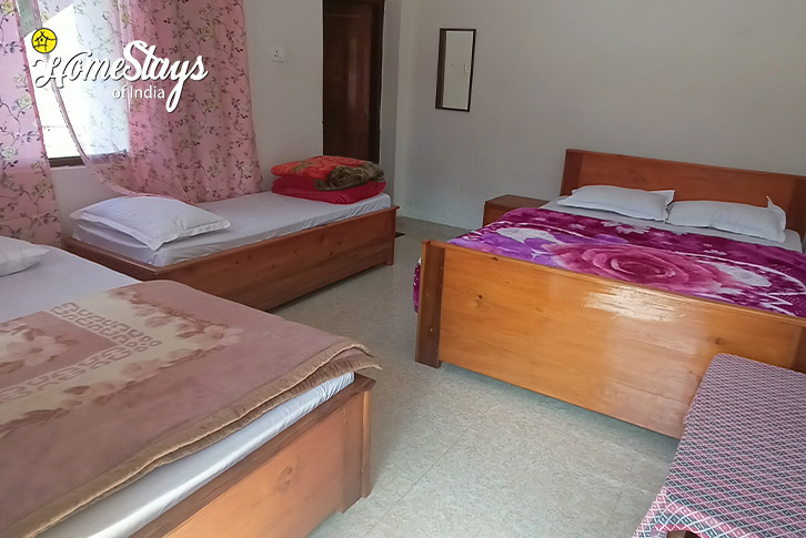 Bedroom-1-Dream Weaver Homestay-Sittong