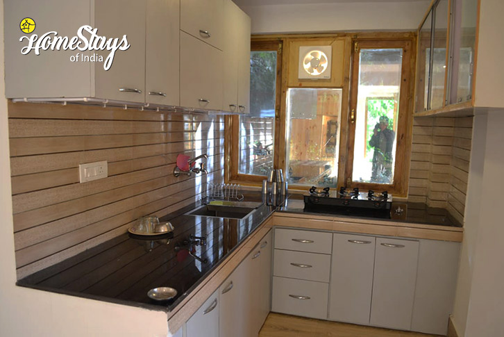 Superior Room Kitchen-Himalayan Vibes Homestay-Manali