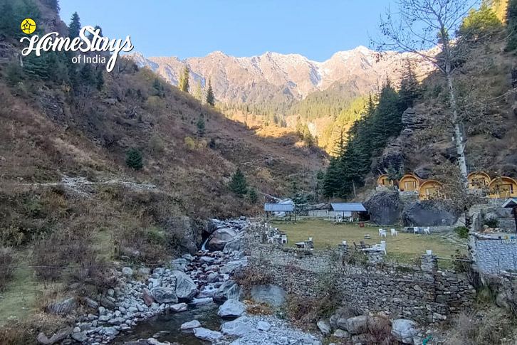 Surrounding-Himalayan Aura Homestay-Manali