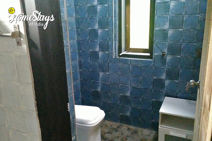 Bathroom-1-Aqua Vista Riverside Homestay-Coorg