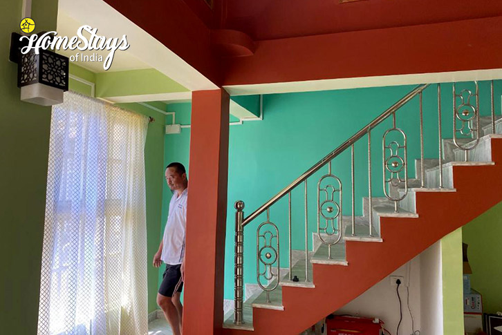Stairs-Creating Memories Homestay - Kalimpong