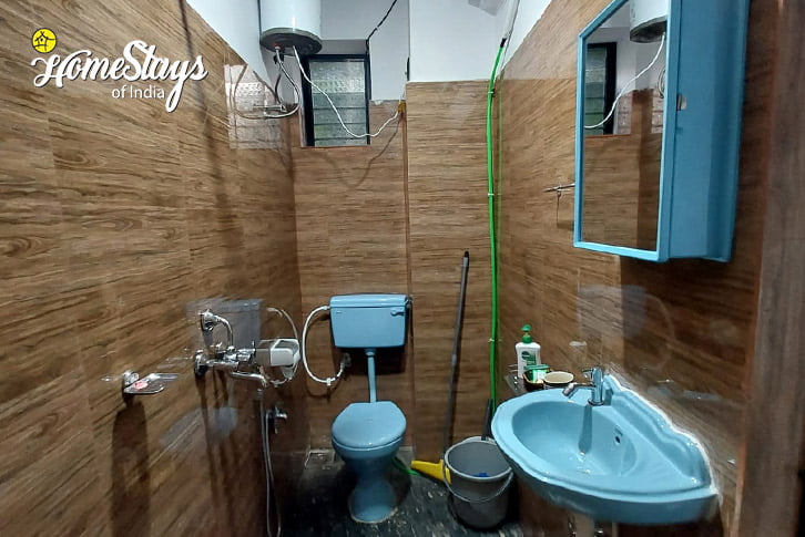 Bathroom-1-Chapora Homestay-North Goa