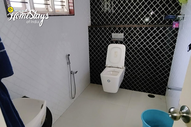 Bathroom-2-Lush Lawns Homestay-Sakleshpur