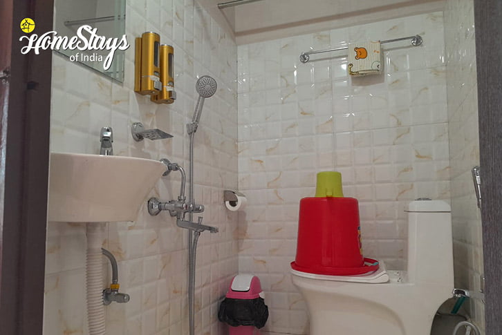 Bathroom-2-Umshiang Homestay, Tyrna-Cherrapunji