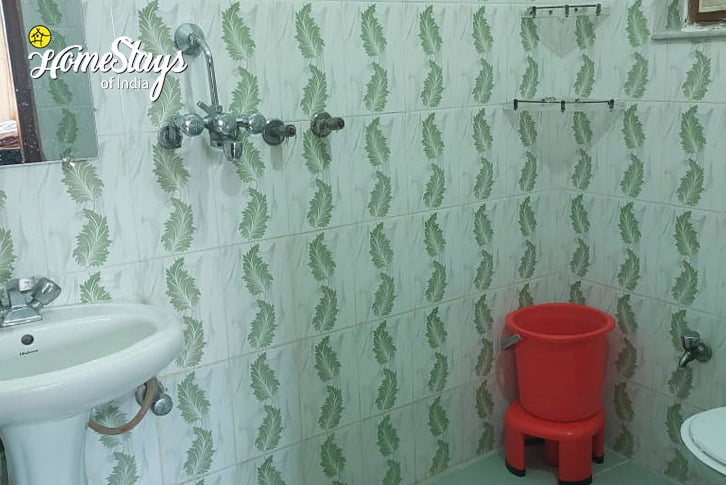 Bathroom-Family Ties Homestay- Dehradun