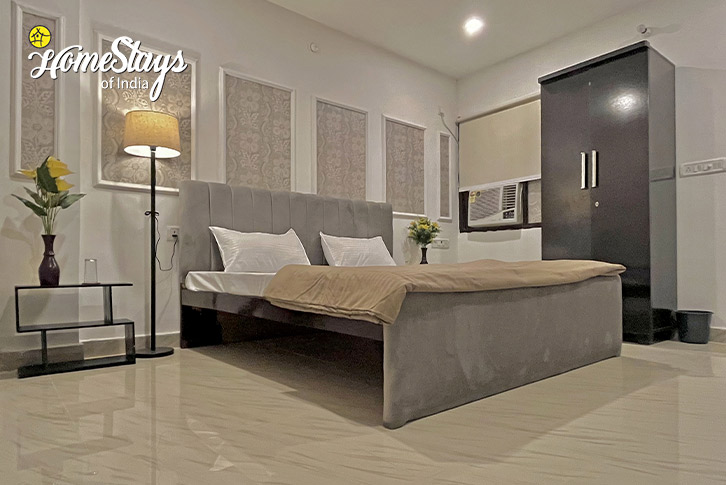 Classic Room-4.2-Potpourri Homestay-Lucknow