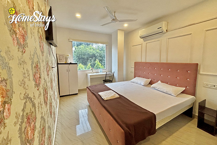 Classic Room-5-Potpourri Homestay-Lucknow