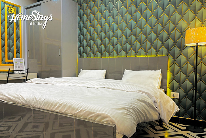Room-With Kitchen-1-Potpourri Homestay-Lucknow