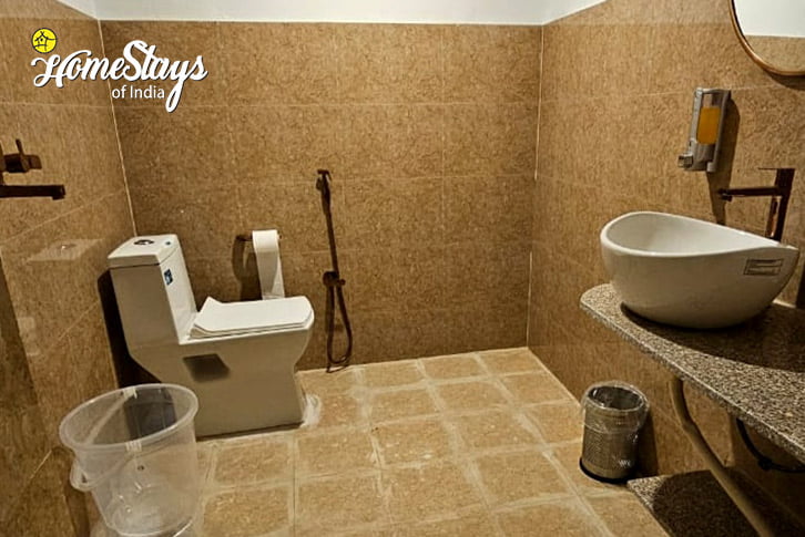 Bathroom-Earthy Vibes Farmstay-Kaladhungi
