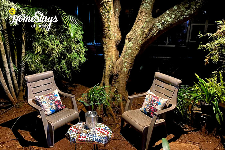 Sitout-Tableland Farmstay-Panchgani