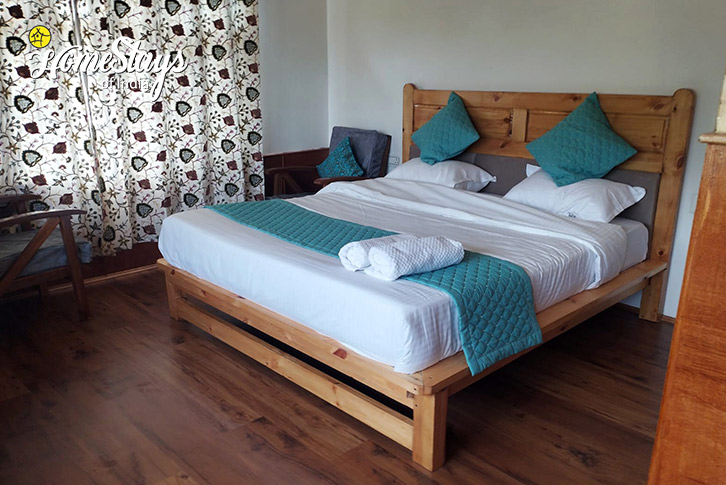 Classic-Room-1-Slice of Paradise-Srinagar