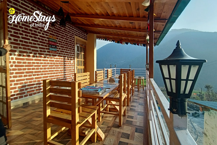 Dinning-Country Comfort Homestay-Kainchi Dham