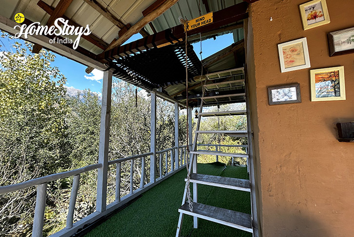 Balcony-2-Wonderland Homestay-Naggar-Manali