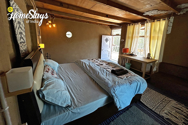 Bedroom-3-Wonderland Homestay-Naggar-Manali