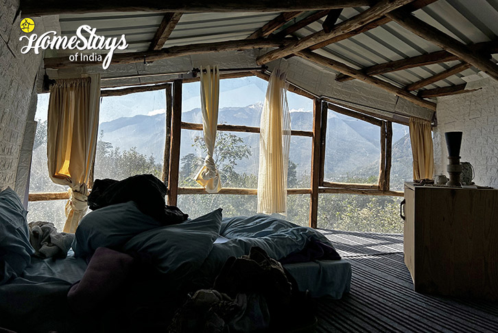 Bedrooom-Wonderland Homestay-Naggar-Manali