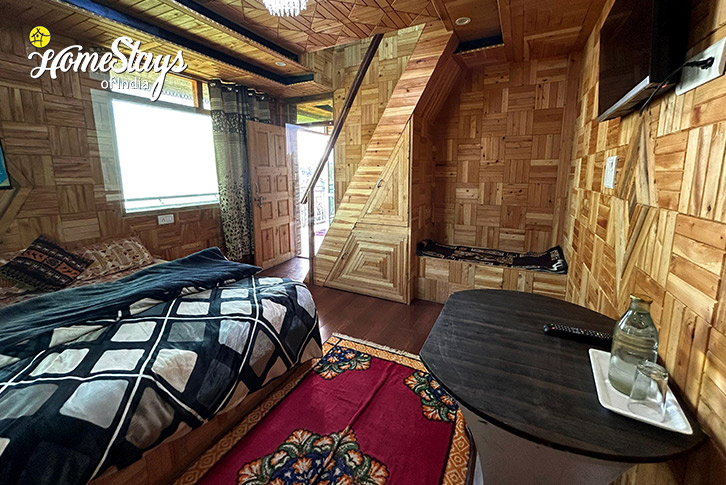 Family-Room-1.2-Beat The Heat Homestay-Cheog, Fagu