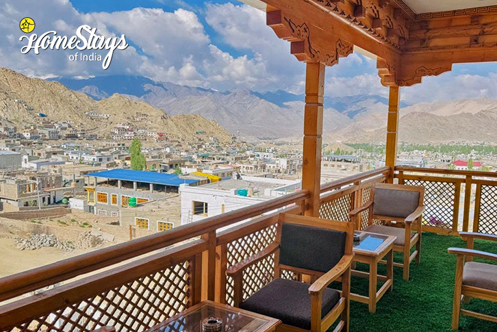 BAlcony-Sitting-Skampari Homestay-Leh