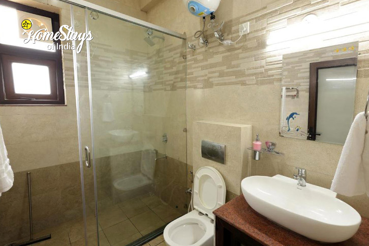 Bathroom-1-Pine Crest Villa-Dharamshala